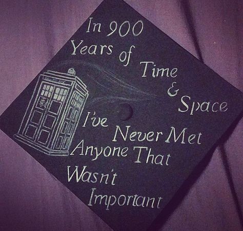 Doctor Who Graduation Cap Dr Who Graduation Cap, Graduation Cap Designs Doctor Who, Nerdy Graduation Cap, Supernatural Graduation Cap, Doctor Who Graduation Cap, Doctor Graduation Cap, Phd Party, College Advising, Doctor Who Party