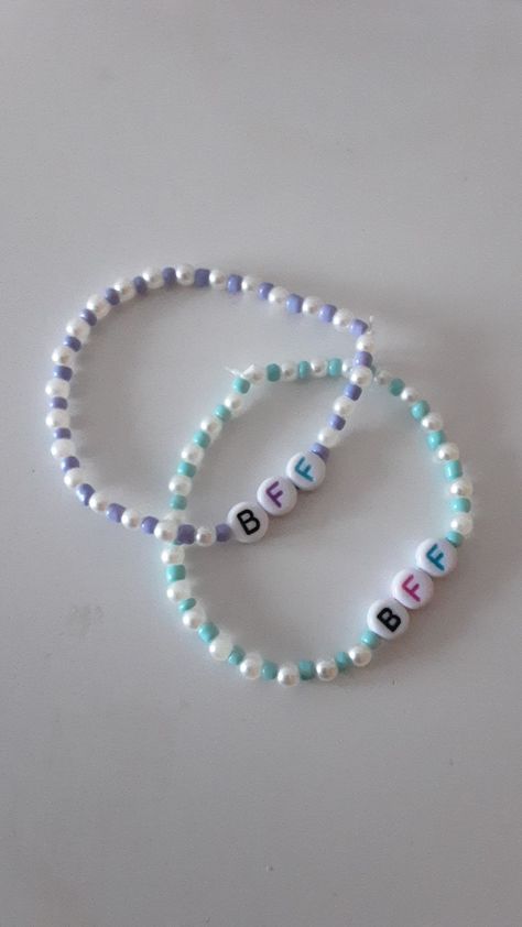 . Bff Bracelets For 3 Bffs, Clay Bead Bracelet Ideas Matching Bff, Friend Ship Bracelets Ideas, Bff Bracelet Ideas, Best Friend Matching Bracelets, Matching Bff Bracelets, Bff Bracelets For 2, Besties Bracelet, Bff Ideas