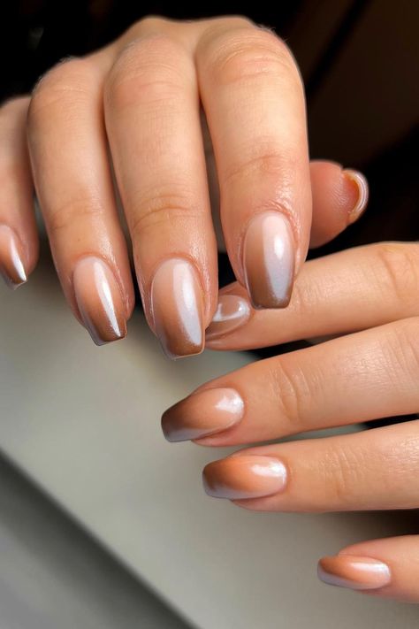 Effortlessly Chic: Subtle chrome nude squoval nails with mesmerizing brown ombre tips exude understated elegance. // Photo Credit: Instagram @learnahstarbuck_nailartist Chrome Ombre Nails Designs, Cute Chrome Nails, Ombre Nail Ideas, Gell Nails, Deer Nails, Ombre Chrome Nails, Trendy Manicure, Black Ombre Nails, Red Ombre Nails