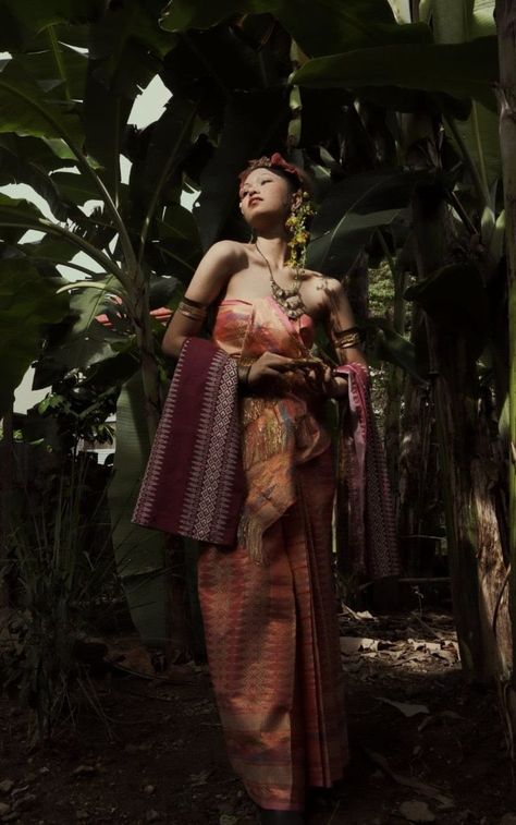 Visayan Clothing, Maria Makiling, Philippines Clothes, Precolonial Philippines, University Of The Philippines, Philippine Fashion, Philippine Mythology, Philippines Cebu, Philippine Culture