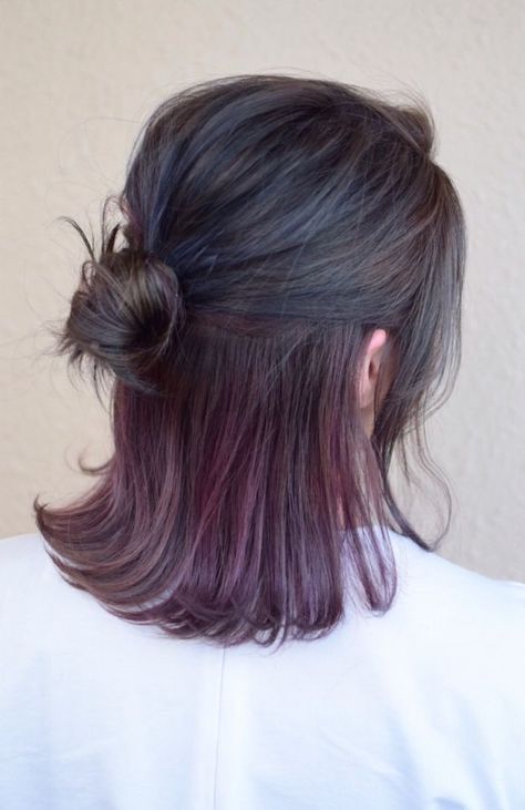 Short Hair With Purple Underneath, Subtle Colorful Hair, Hidden Hair Color Peekaboo Highlights, Fesyen Rambut Pendek, Ombre Short Hair, Hidden Hair Color, Dark Purple Hair, Hair Color Underneath, Peekaboo Hair