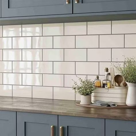 Metro Tiles Kitchen, Cream Kitchen Tiles, Cream Tile, Kitchen Splashback Tiles, Tile Splashback, Cream Kitchen, Subway Tile Kitchen, Metro Tiles, Cream Walls