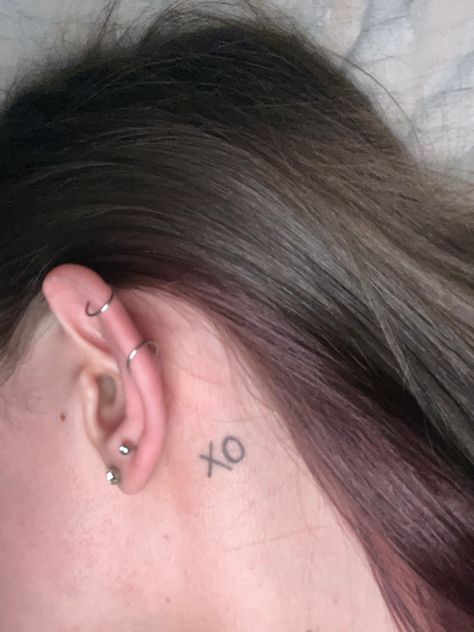 Xo Tattoo On Neck, Stargirl Tattoo The Weeknd, Xo Tattoo The Weeknd, Stargirl Tattoo, Tattoed Heart, Tattoo Ideas And Meanings, The Weeknd Tattoo, Xo Tattoo, Tattoo Cool