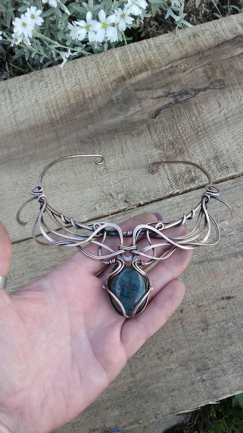 Custom ordere piece ☺Copper wire wrapped necklace with Labradorite stone. Wire Choker Necklace Diy, Wire Wrapped Choker, Wire Wrapped Choker Necklace, Rock Magnets, Crystal Necklace Diy, Diy Choker Necklace, Wire Wrapped Crystal Necklace, Wire Choker Necklace, Wrap Choker Necklace