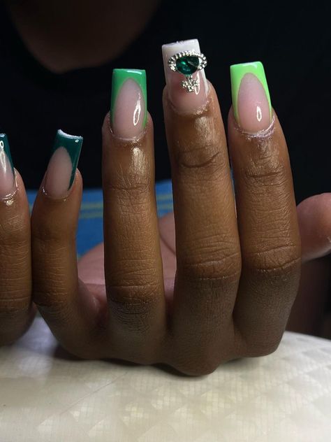 Green Nails Ideas Black Women, Black Nails With Green Design, Green White French Nails, Nails Acrylic Green French Tip, Emerald Green Nails Square Short, Emerald Green Nails Acrylic Short, Green And White Short Nails, Baddie Nails Green, Green And White Nails Short