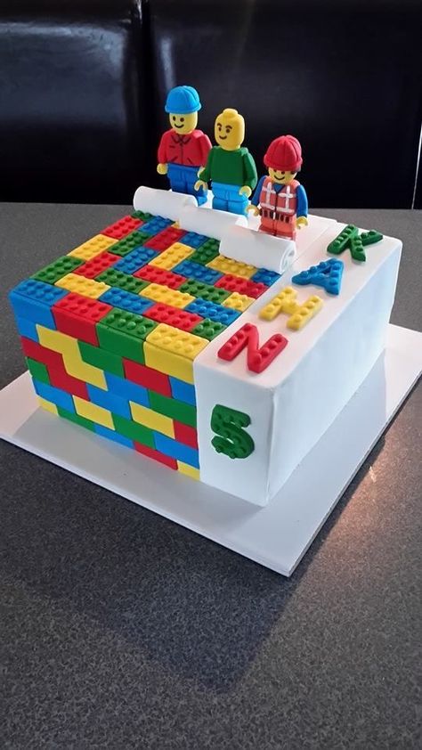 Lego Fondant Cake, Lego Construction Cake, Diy Lego Cake, Lego Sheet Cake, Lego Cakes For Boys, Lego Superhero Cake, Lego Cake Ideas, Easy Lego Cake, Lego Torte