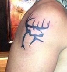 Deer tattoo! Love it! Luke Bryan's arm (; Luke Bryan Tattoo Ideas, Luke Bryan Tattoo, Buck Commander, Adorable Tattoos, Luke Bryan Quotes, Luke Luke, Country Girl Problems, Country Song Quotes, Fake Smile Quotes