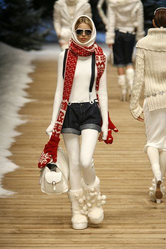 Winter Runway Fashion, Russian Runway Fashion, 2004 Runway Fashion, 2003 Runway Fashion, Fur Fashion Runway, Russia Fashion, John Galliano Fall Winter 2009, Runway Outfits, Runway Fashion Couture