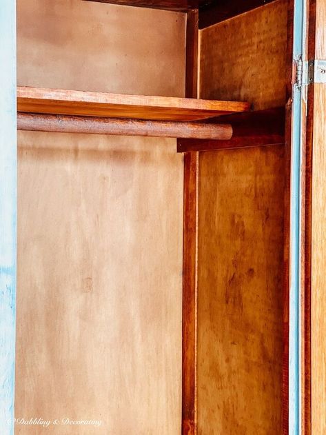 Old Wooden Wardrobe, Vintage Wardrobe Makeover, Closet Space Ideas, Custom Wardrobe Closet, Ideas For Rooms, Old Furniture Makeover, Old Wardrobe, Freestanding Wardrobe, Wardrobe Wall