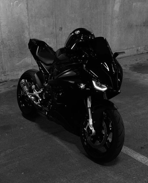 Black Motorcycle Aesthetic, Sport Motorbike, Aesthetic Motorcycle, Trip To Canada, Improve Your Style, Motocross Love, White Motorcycle, Image Moto, Motorcross Bike