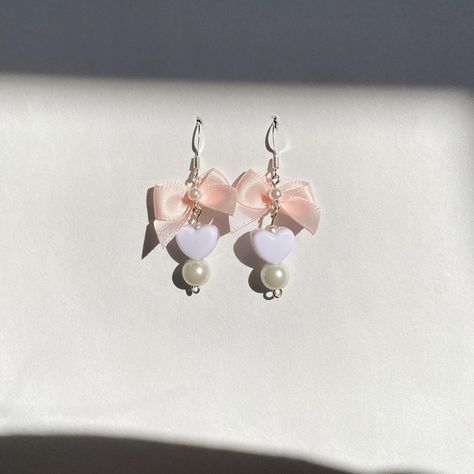 Pink Bow heart earrings These stunning beaded... - Depop Coquette Heart, Bows Coquette, Pen Pen, Clay Diy Projects, Bow Earrings, Pink Bow, Heart Earrings, Cute Jewelry, Making Ideas