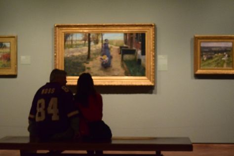 Couple In Art Gallery, Museum Aesthetic Couple, Couple On Museum, Couple At Art Gallery, Art Gallery Couple, Art Museum Couple, Couple Art Gallery Date Aesthetic, Art Institute Of Chicago Aesthetic, Couple In Museum Art