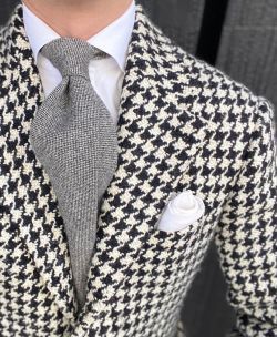 Not Your Average Gentleman Classic Life, Blazer Outfits Men, High Fashion Men, Mens Fashion Wear, Dress Suits For Men, Formal Mens Fashion, Houndstooth Jacket, Fashion Suits For Men, Sharp Dressed Man