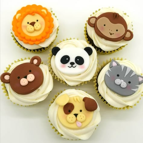 Cute animal theme cupcakes. Lion, monkey, panda, bear, dog and cat. Animal Theme Cupcakes, Animal Theme Food, Safari Animal Cupcakes, Zoo Theme Birthday Cake, Animal Cupcakes Easy, Muffins Decorados, Zoo Animal Cupcakes, Panda Cupcake, Lion Cupcakes