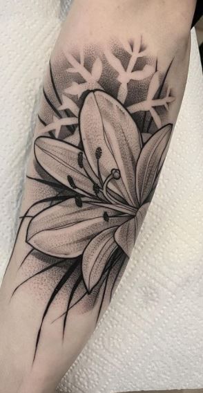 Mandala Lily Tattoo, Lily Knee Tattoo, Rose And Lilly Tattoos, Daylillies Tattoos, Lilly Tattoo Men, Realistic Lily Tattoo Design, Lily And Daisy Tattoo, Day Lily Tattoo, Lilly Tattoos