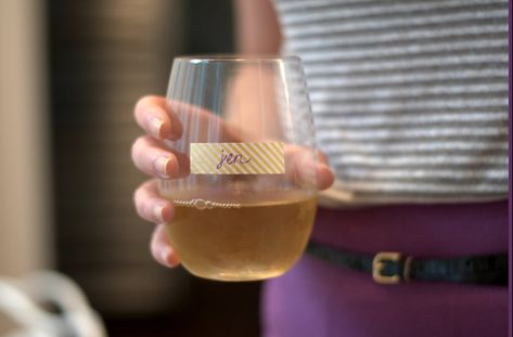 Use Washi Tape To Label Stemless Wine Glasses. So glad someone else experimented with this!! One less thing I have to do! Washi Tape Ideas, Drink Marker, Drink Tags, Diy Drinks, Throw A Party, Stemless Wine Glasses, Garden Parties, Party Entertainment, Wine Charms