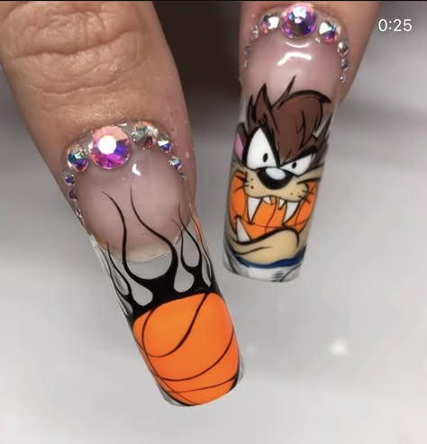 Laker Nails Design, Space Jam Nails, Lola Bunny Nail Art, Looney Tunes Nail Art, Tigger Nail Art, Basketball Nail Designs, Basketball Nails, Cartoon Nail Designs, Disney Acrylic Nails