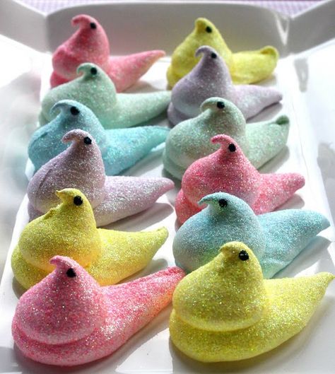 Marshmallow Peeps, Candy Recipes Homemade, Easter Goodies, Homemade Marshmallows, Homemade Candies, Easter Time, Candy Making, Easter Treats, How To Make Homemade