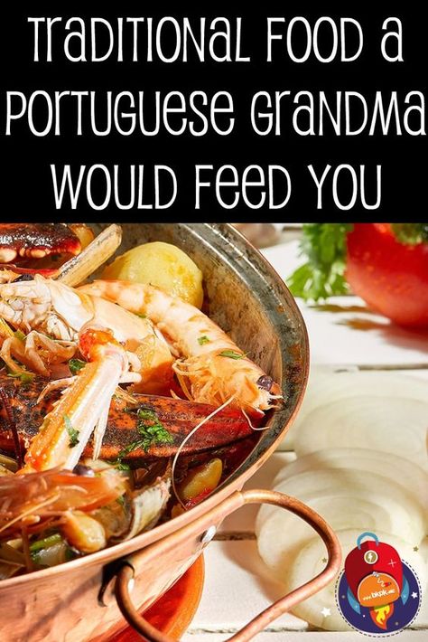 Travel To Portugal, Portugal Food, Hiking Food, Portuguese Cuisine, Portuguese Food, Backpacking Food, Visit Portugal, Portuguese Recipes, European Food