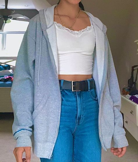 8d420fa35754d1f1c19969c88780314ddesc45211455ri Tank Top Dress Outfit, Bodysuit Outfit Jeans, Indie Outfit Inspo, Mom Jeans Outfit Summer, Jeans Outfit Winter, Mom Jeans Outfit, Diy Vetement, Aesthetic Winter, Outfit 90s