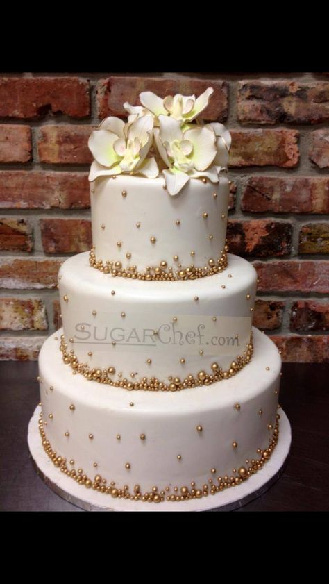 Gold beaded wedding cake Beaded Wedding Cake, Pearls Cake, Drip Cake Recipes, Wedding Cake Simple Elegant, Bible Cake, 2 Tier Wedding Cakes, Unique Cakes Designs, 50th Anniversary Cakes, Dummy Cake