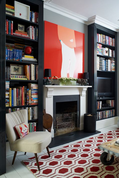 Striking displays of art in the home - The English Home Library Fireplace, Cozy Library, Fireplace Shelves, Victorian Living Room, Room London, Black Shelves, Trendy Living Rooms, Eclectic Living Room, Design Salon