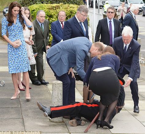 Catherine, Duchess of Cambridge and Prince William visits Stewards Academy Dutchess Kate, Düşes Kate, William E Kate, Princesa Real, Princess Diana Family, Prinz Harry, Catherine Duchess Of Cambridge, British Royal Families, Prince William And Catherine