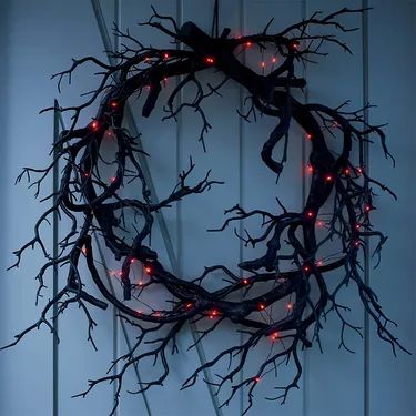 Temu Window Garland, Halloween Front Door Decorations, Lighted Wreaths, Halloween Front Doors, Adornos Halloween, Halloween Garland, Red Led Lights, Outdoor Party Decorations, Scary Halloween Decorations