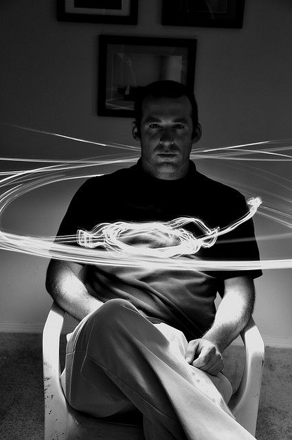 Powerful Self Portraits, Light Paint Photography, Light Painting Photography Portraits, Photography Light Painting, Light Painting Portrait, Painting With Light Photography, Light Painting Photography Ideas, Painting Self Portrait, Long Exposure Portrait