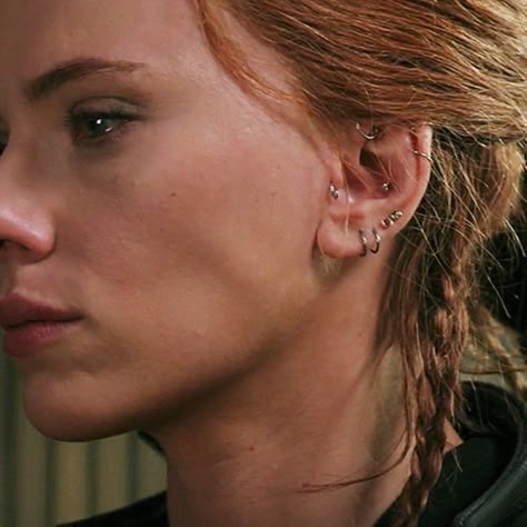 Piercing Styles, Unique Piercing, Natasha Romanoff Black Widow, Наташа Romanoff, Piercing Inspo, Forward Helix Piercing, Cool Ear Piercings, Pretty Ear Piercings, Cool Piercings