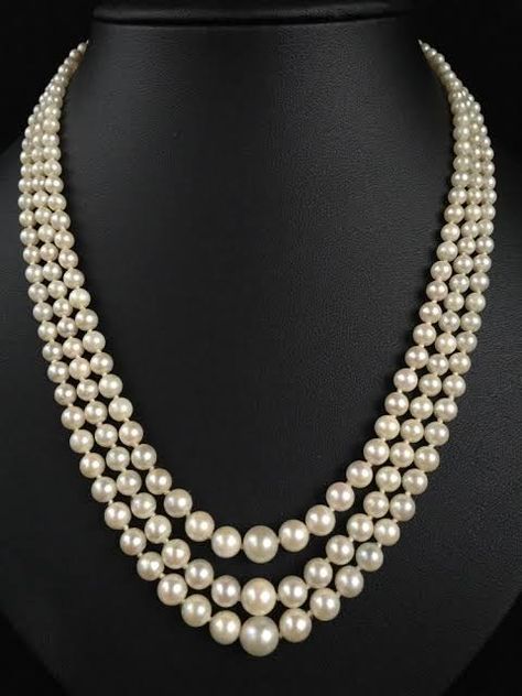 Pearl Necklace Indian, Graduated Pearl Necklace, Real Pearl Jewellery, Nikah Outfit, Temple Jewellery Earrings, Neck Pieces Jewelry, Cultured Pearl Bracelet, Diamond Earrings Design, Pearl Strands Necklace