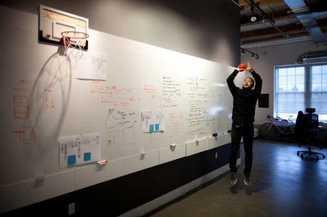 Whiteboard Hoops - Teehan+Lax (Toronto) White Board Calendar, Whiteboard Paint, Weekly List, Space Concept, Whiteboard Wall, Collaborative Workspace, Dry Erase Wall, Studio Workshop, Collaboration Space