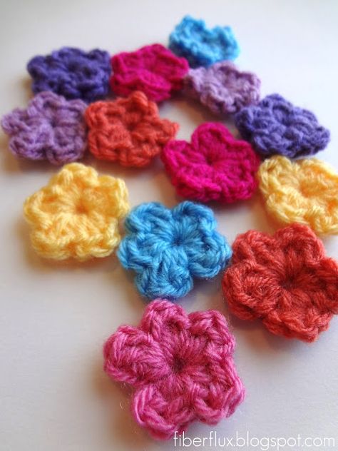 Fiber Flux...Adventures in Stitching: Free Crochet Pattern...One Round Flowers ☀CQ #crochet #crochetflowers  http://www.pinterest.com/CoronaQueen/crochet-leaves-and-flowers-corona/ Crochet Mini Flowers Pattern, Small Crocheted Flowers, Mini Crochet Flower Pattern, Mini Crochet Flowers Pattern Free, Mini Flowers Crochet, Mini Flower Crochet Pattern Free, Small Crochet Flowers Free Pattern Easy, Crochet Small Flowers Free Pattern, Crochet Mini Flowers Free Pattern