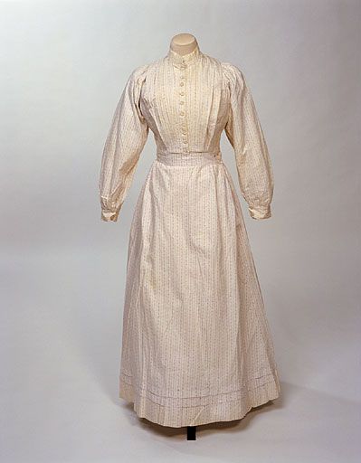 maid's dress  Europe, United Kingdom  1900-1910 Sophie Cosplay, Servant Clothes, 1900s Costume, Dress 1900, Working Dresses, Walking Dress, Manchester Art, 1900s Fashion, Victorian Costume