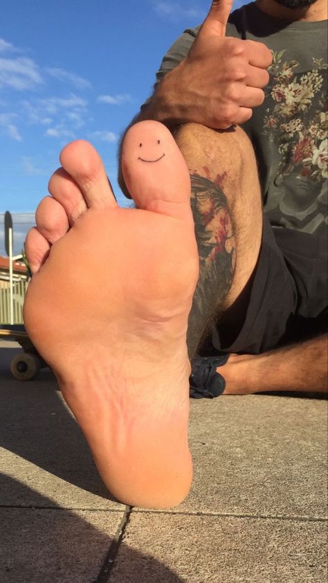 Big Toe Tattoo, Toe Tattoo, Emoji Tattoo, Smiley Face Tattoo, Toe Tattoos, Thumb Tattoos, Smile Tattoo, Petite Tattoos, Cute Little Tattoos