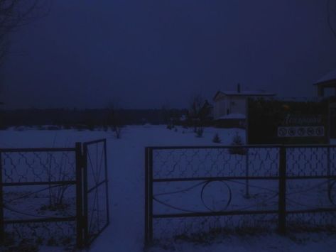 Snow At Night, 동화 삽화, Dreamcore Weirdcore, Liminal Space, Dark Paradise, Liminal Spaces, Blue Hour, Snow Winter, Night Aesthetic