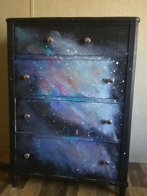 Galaxy Print Dresser! I painted this old hand me down dresser for my daughter. With swirls of blues, pinks, and purples. Splattered on some white paint, and brushed on some glitter paint. Glitter Bedroom, Galaxy Bedroom, Galaxy Room, Glitter Room, Galaxy Decor, Space Themed Bedroom, Astuces Diy, Hand Prints