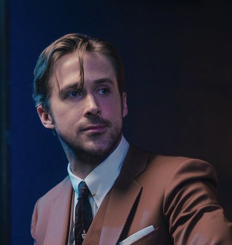 Rayan Gasoline, Ryan Gosling Lalaland, Ryan Gosling Drawing, La La Land Ryan Gosling, Ryan Gosling Icon, Ryan Gosling La La Land, Ryan Gosling Baby, Ryan Gosling Haircut, Ryan Gosling Blade Runner