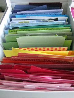 Organize Paper Scraps, Scrap Paper Storage, Color Organization, Scrapbook Paper Organization, Craft Room Organisation, Craft Storage Solutions, Craft Paper Storage, Craft Storage Organization, Scrapbook Storage