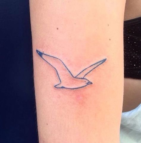 seagull Seagull Tattoo, Pointillism Tattoo, Paris Tattoo, Literary Tattoos, Tattoo Zeichnungen, Triangle Tattoos, Nautical Tattoo, Small Tattoos Simple, Poke Tattoo