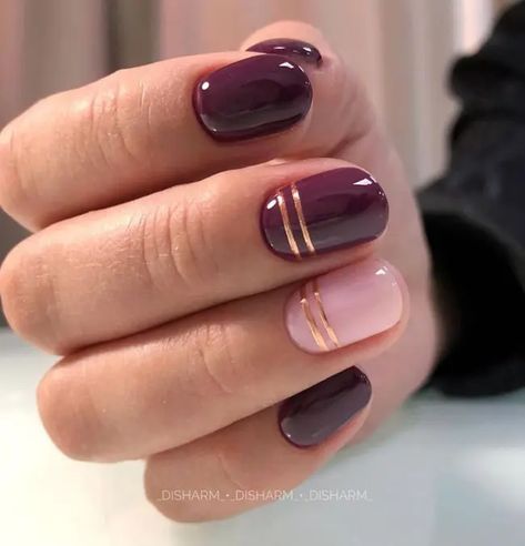 Plum Gel Nail Designs, Mauve Dip Nails, Simple Ring Finger Nail Design, Gel Manicure Short Nails Fall, Early Fall Nails Short, Early Fall Gel Nails, Almond Shape Fall Nails 2024, Fall Dip Manicure, Short Fall Nails Square