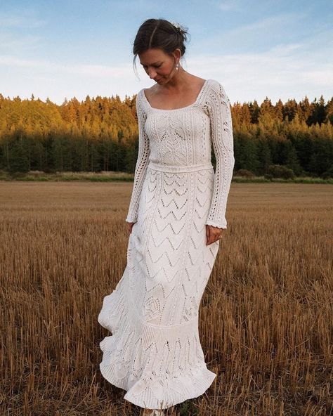 Knitted Wedding Dress, Crochet Wedding Dress, Drape Fabric, Small Weddings Ceremony, Knit Lace Dress, Crochet Wedding Dresses, Fabric Drape, Daisy Wedding, Diy Wedding Dress