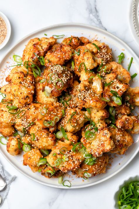 Roasted Cauliflower with Sweet Thai Seasoned Sauce Thai Side Dishes, Thai Seasoning, Thai Appetizer, Cauliflower Side Dish, Spicy Cauliflower, Thai Sauce, Cauliflower Bites, Healthy Menu, Homemade Sauce