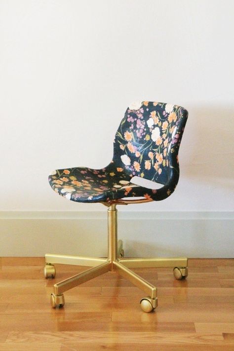 Cover a Vagsberg chair in your favorite fabric so that your legs aren’t sticking to plastic. | 42 Tricks To Transform Every Ikea Item You Own Ikea Chair, Chair Makeover, Plastic Chair, Diy Desk, Ikea Hacks, Mod Podge, Redo Furniture, A Chair, Ikea Hack