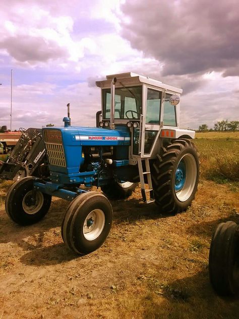 Nice Ford 5000 tractor. Tractor Pictures, Da Hood, Ford Tractor, Ford Tractors, New Holland Tractor, Old Tractors, Vintage Tractors, Garden Equipment, Farm Machinery