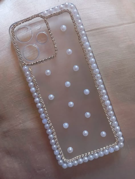 Cover Phone Ideas, Phone Case With Charms, Mobile Cover Painting, Princess Phone Case, Mobile Cover Design, Diamond Phone Case, Diy Mug Designs, Diy Earrings Materials, Phone Case Diy Paint