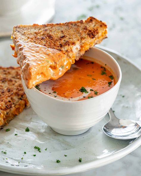 Tomato Bisque - Made with roasted garlic, this creamy, blended to silky perfection, soup is always a huge hit. Serve it as an appetizer or a main course! #tomato #bisque #soup #recipe 1st Course Meal Ideas, Tomato Bisque Recipe, Flour Chicken, Tomato Bisque Soup, Bisque Soup Recipes, Grill Cheese, Bisque Soup, Light Soups, Jo Cooks