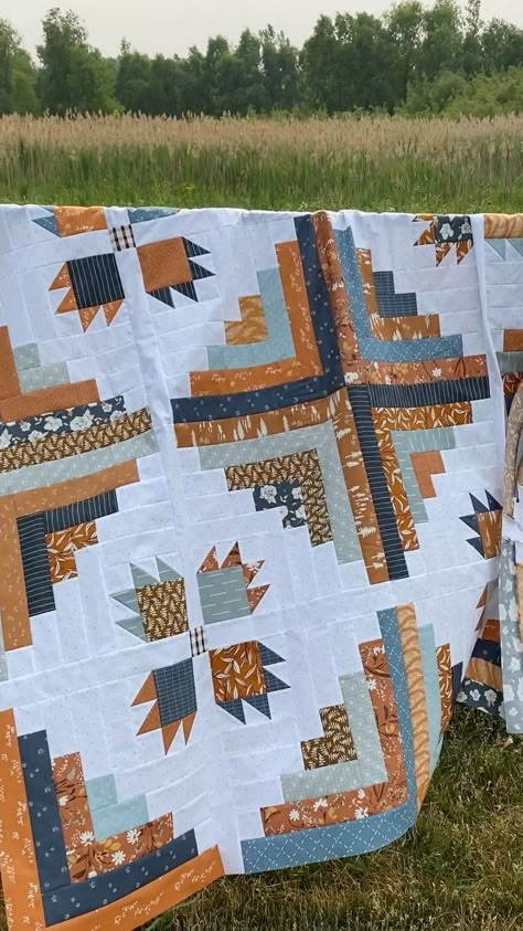 Quilted Items To Make, Bear Paw Log Cabin Quilt Pattern, Scrappy Bear Cabin Quilt Pattern, Western Quilt Ideas, Cabin Quilts Patterns, Flying Geese Quilt Ideas, Masculine Quilt Patterns, Baby Quilt Patterns Free, Autumn Quilts