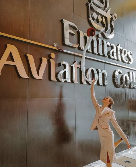 Emrites Cabin Crew, Emirates Aesthetic Cabin Crew, Cabin Crew Life, Flight Attendant Emirates, Cabin Crew Aesthetic, Emirates Airline Cabin Crew, Become A Flight Attendant, Aviation College, Emirates Airlines