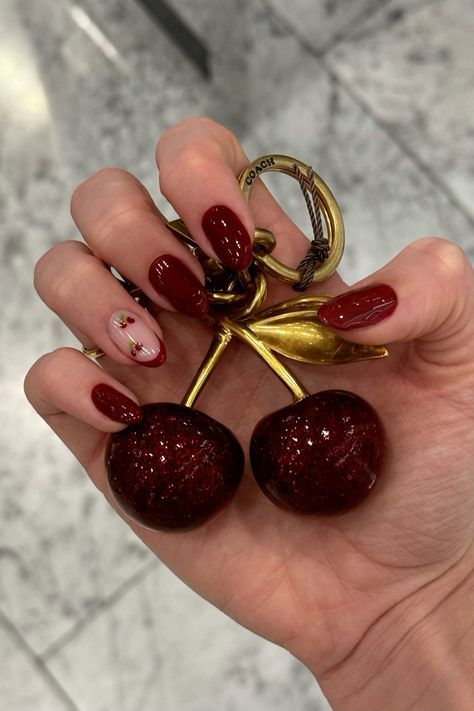 Rounded Acrylic Nails, Kutek Disney, Wine Nails, Maroon Nails, Ideas Uñas, Nagel Tips, Smink Inspiration, Cherry Nails, October Nails